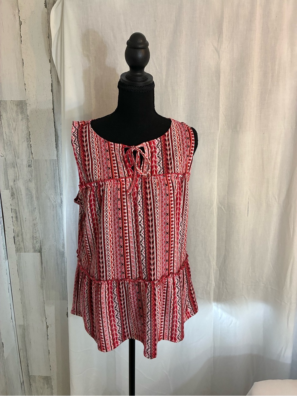 Absolutely Famous Red Patterned Sleeveless Peplum Tank